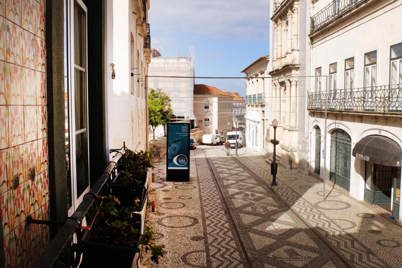 Family House Vandrarhem Aveiro Exteriör bild