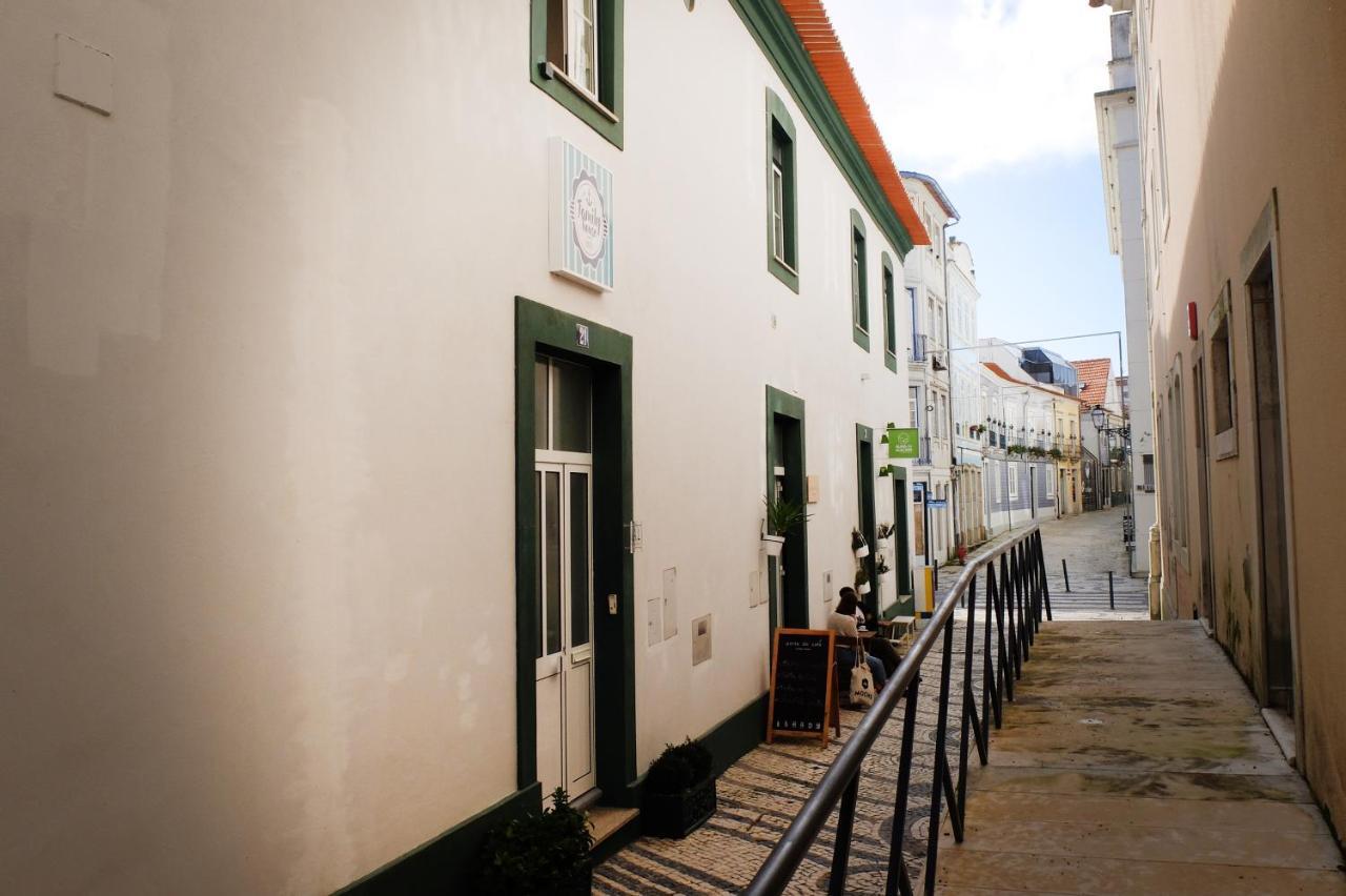 Family House Vandrarhem Aveiro Exteriör bild